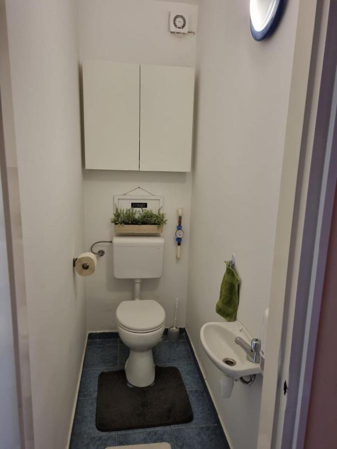 Tudor Apartman Сегед Экстерьер фото