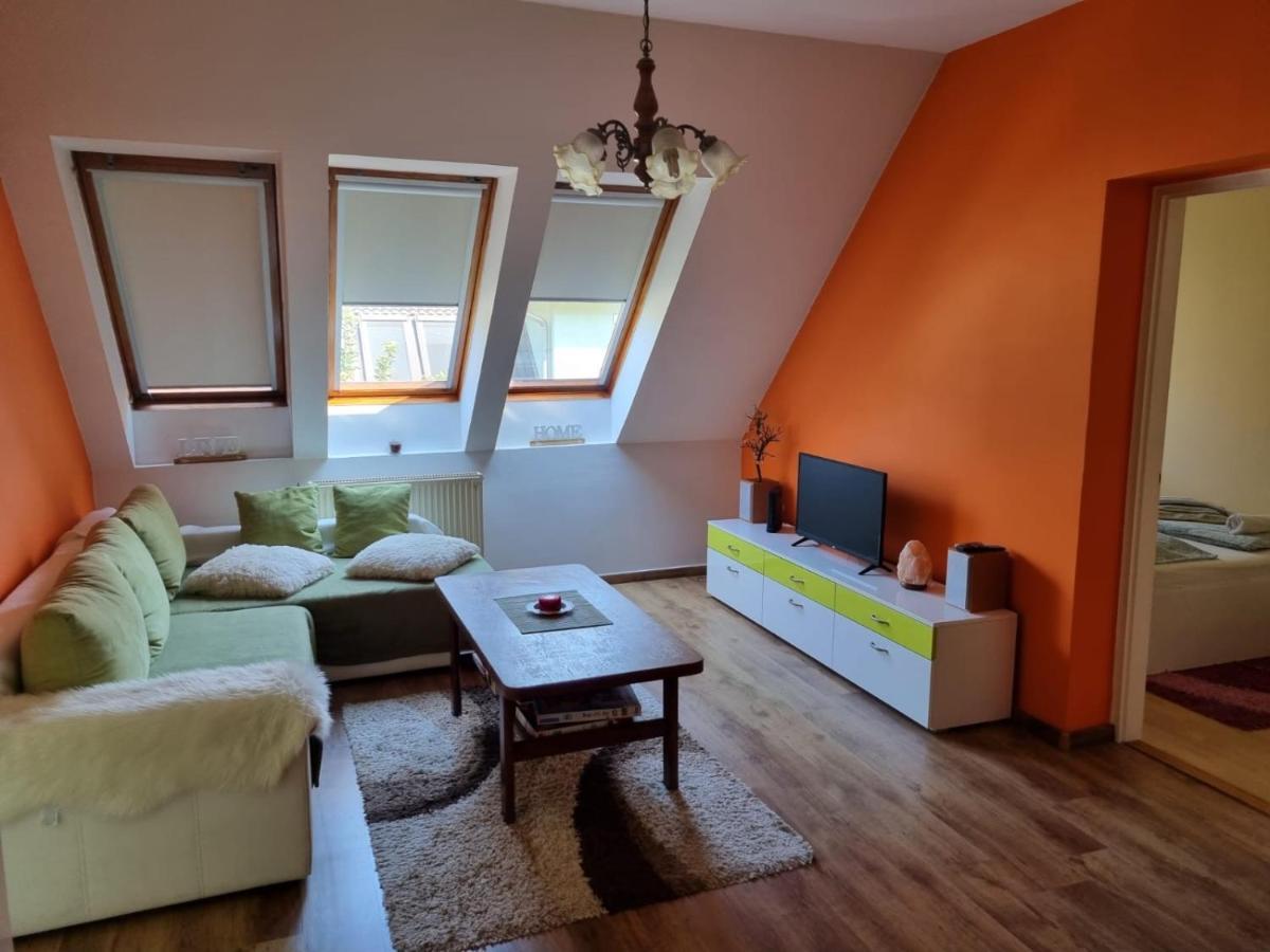 Tudor Apartman Сегед Экстерьер фото